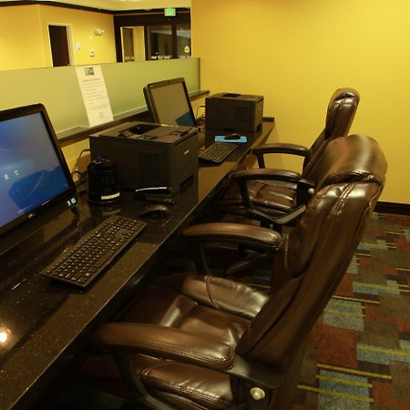 Holiday Inn Express And Suites Detroit North-Troy By Ihg Eksteriør billede