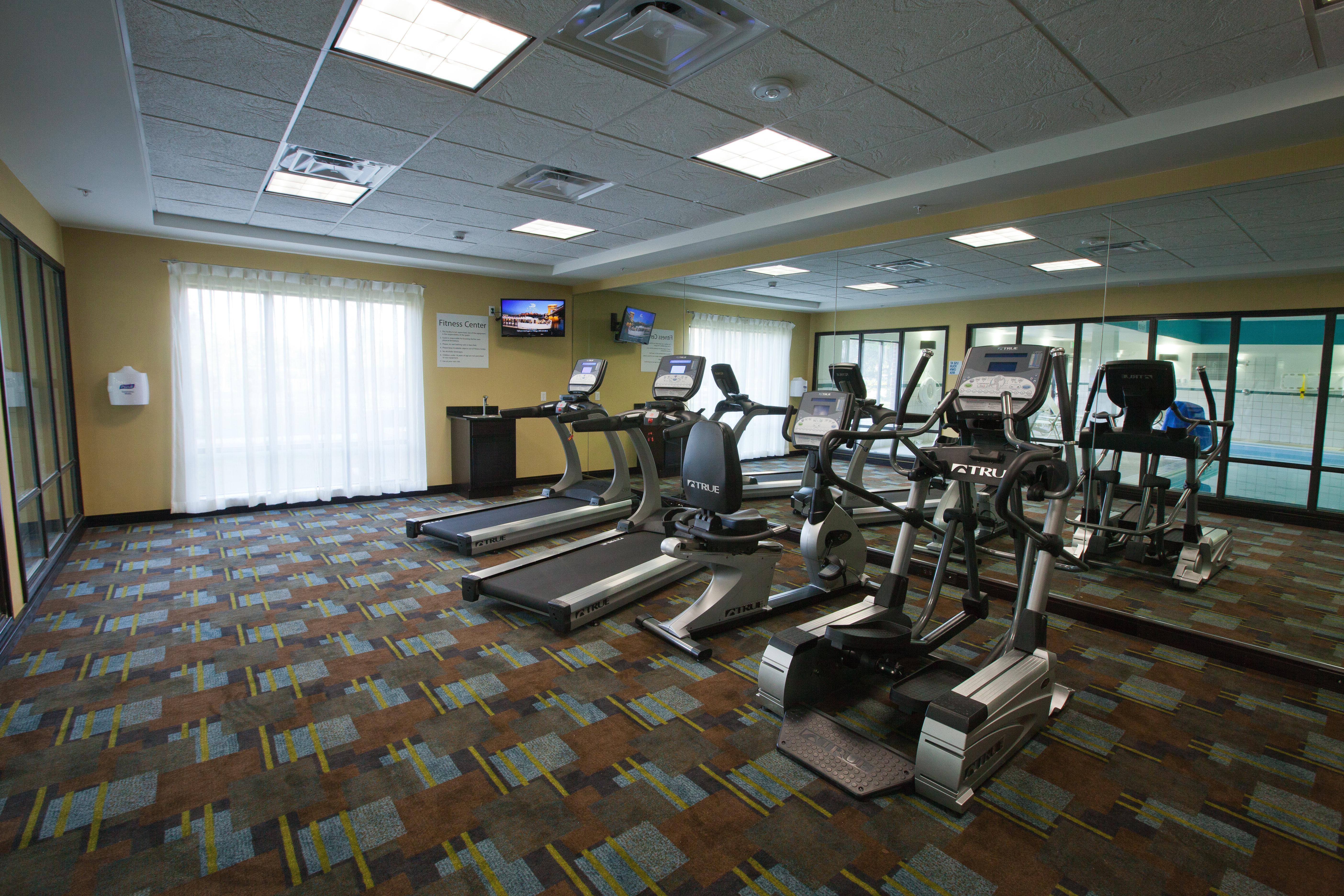 Holiday Inn Express And Suites Detroit North-Troy By Ihg Eksteriør billede