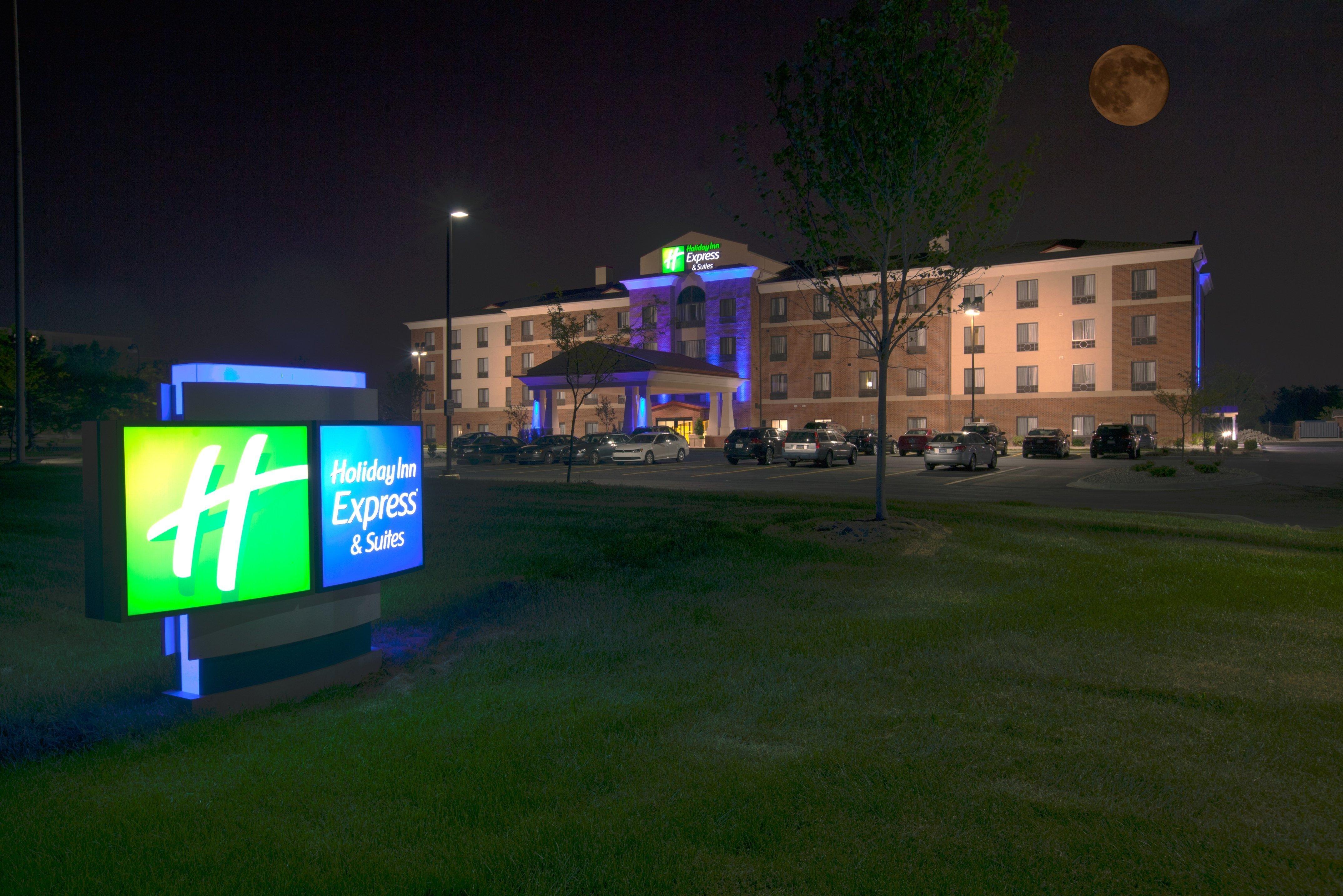Holiday Inn Express And Suites Detroit North-Troy By Ihg Eksteriør billede