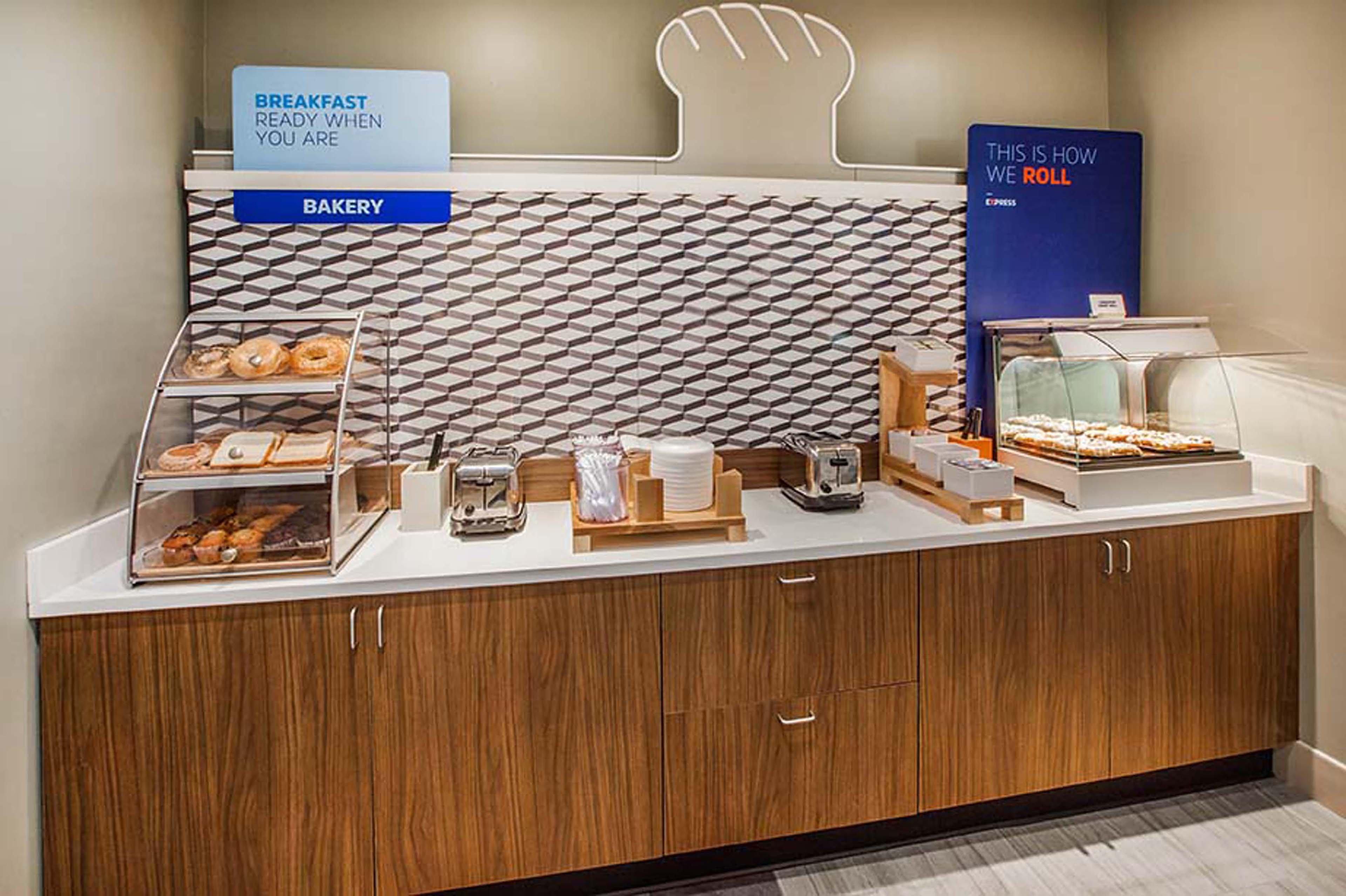 Holiday Inn Express And Suites Detroit North-Troy By Ihg Eksteriør billede