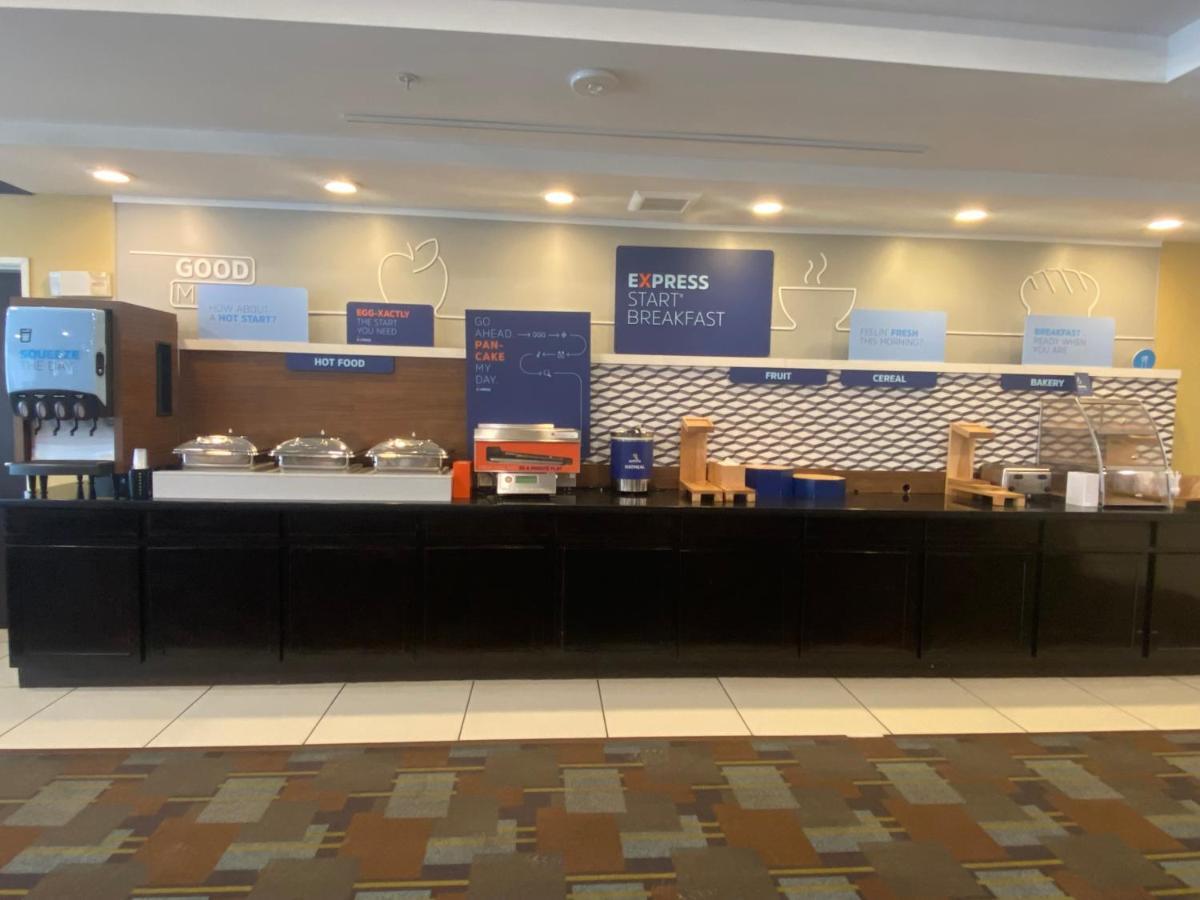 Holiday Inn Express And Suites Detroit North-Troy By Ihg Eksteriør billede