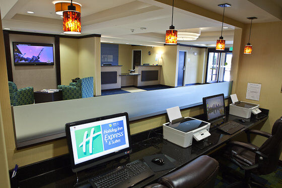 Holiday Inn Express And Suites Detroit North-Troy By Ihg Eksteriør billede